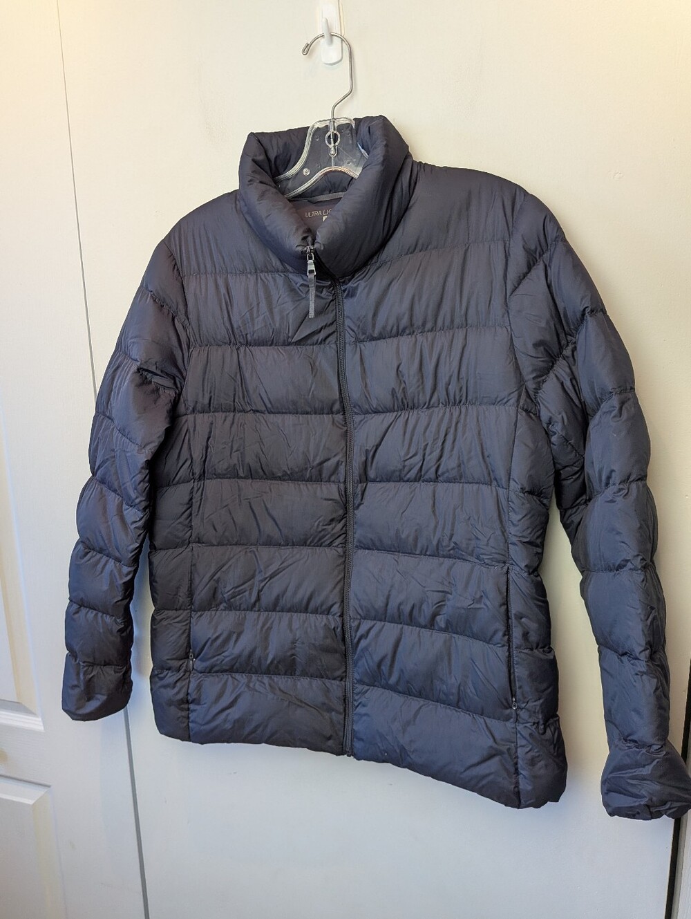 UNIQLO Ultra Light Down Women Coat Mid Season Size L Navy Blue Full zip Closure